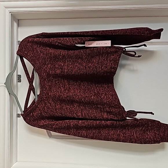 NWT Crave FAME size Large Burgundy Cropped Top - Picture 2 of 8